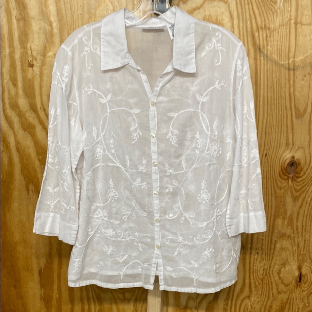Pursuits LTD size M White Embroidered Women's Top